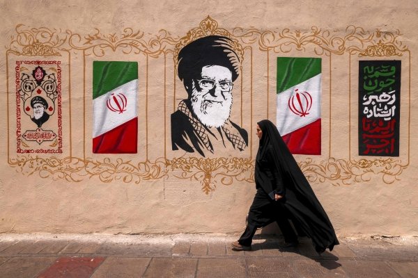 Iran ties Hormuz reopening to US concessions on several demands