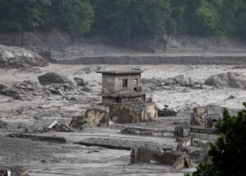 Nepal death toll rises to 750, 3,000 missing
