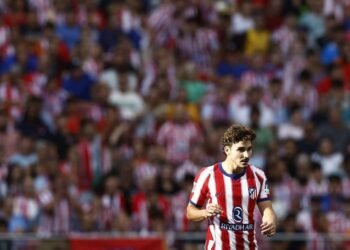 Football: Soccer-Atletico board rules out Alvarez move to Barca
