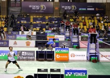 Badminton: Chong Wei gives young shuttlers a big-stage experience