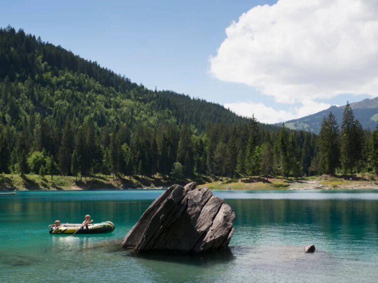 Swiss mountain canton benefits from heat-dodging tourists