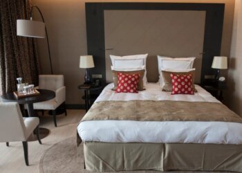 Swiss hotel sector saw small rise in overnight stays in July