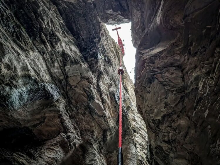 Three people rescued by helicopter from Swiss gorge