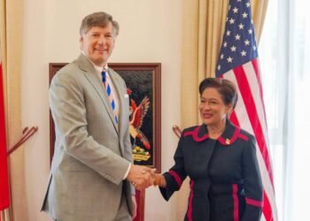 Kamla: US partnership can revive energy sector