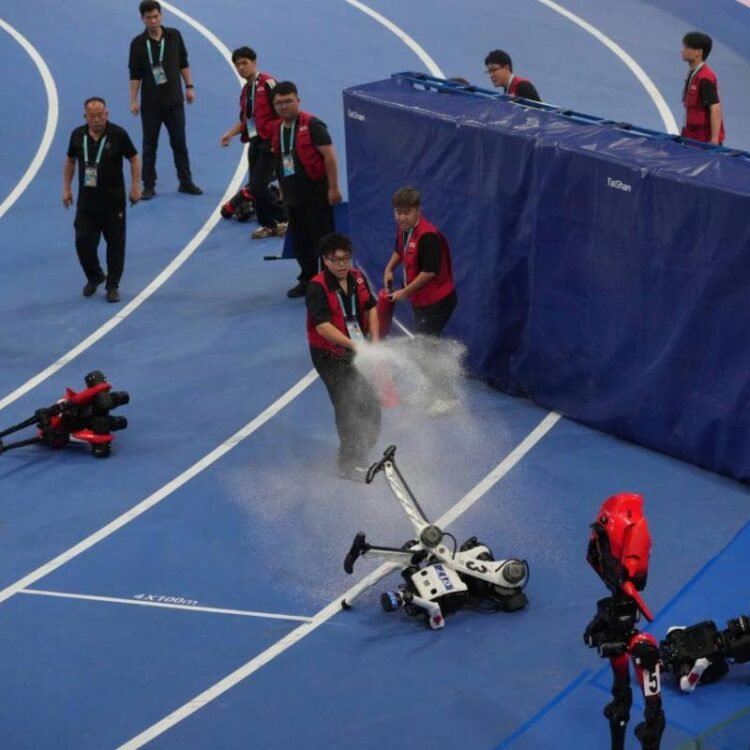 Chinese humanoid robot sets new 100-meter sprint record in 8.86 sec at Beijing Games | Sports