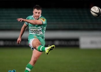 Manawatū survive North Harbour fightback in 83-point thriller