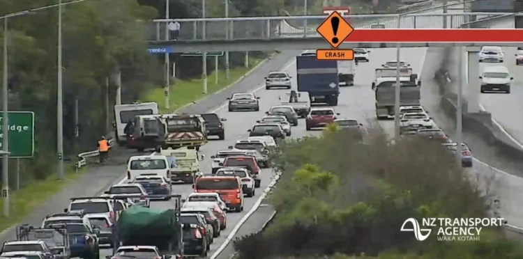 One critically injured as crash on Auckland highway delays traffic