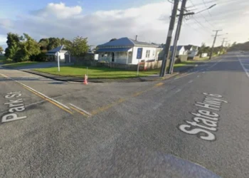 Pedestrian seriously injured in Hokitika crash, major roads closed