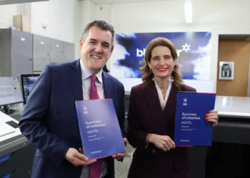 ANALYSIS: Labour and National taking turns kicking an expensive can down a potholed road