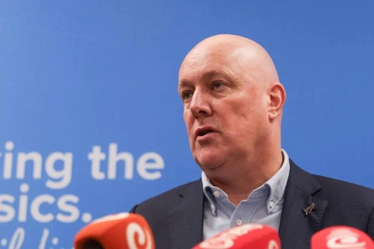 National offers student loan sweetener in new election policy