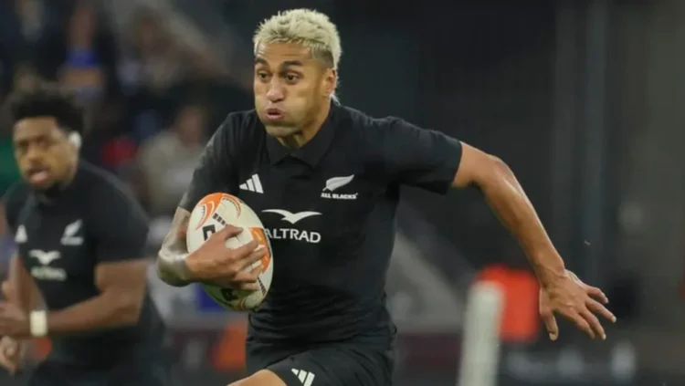 All Blacks lead Stormers after late surge but receive third yellow card