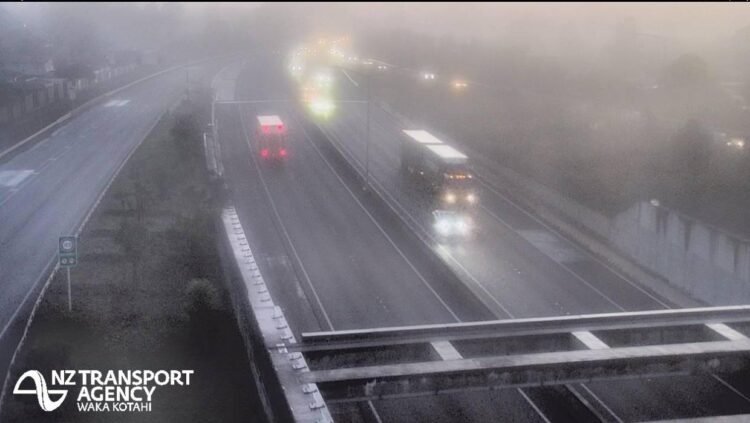 Fog hits Auckland Airport, cancelling 8 flights and delaying 11