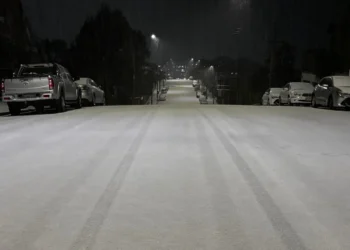 Snow reaches Christchurch as freezing weather moves up the country