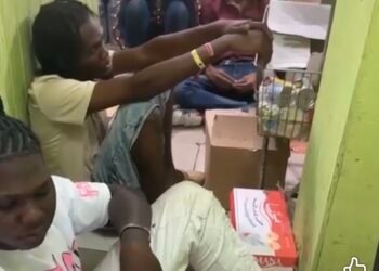 Supermarket Owner Detains Suspected Robbers Until Police Arrive