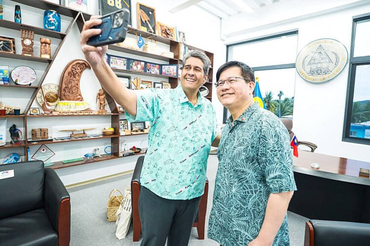 Foreign minister heads to Palau for island meet