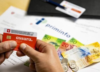 Swiss unions seek 2% pay rise, employers back 1%
