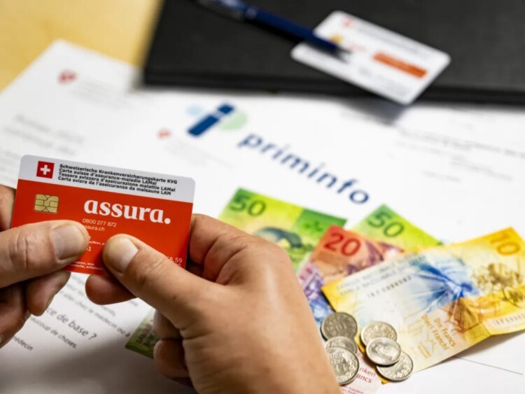 Swiss unions seek 2% pay rise, employers back 1%