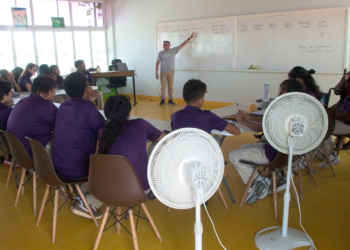 Deaf Students Start New School Year Without Interpreter