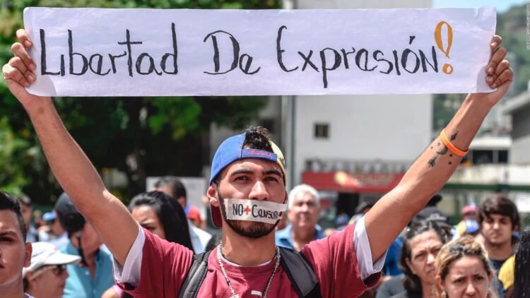 Interim government program calls for lifting restrictions against media websites