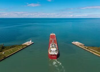 Apple Maps follows Google, changes name of Lake Ontario to ‘Lake America’
