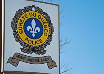 6 people injured after vehicle strikes pedestrians in Saint-Tite, Que.