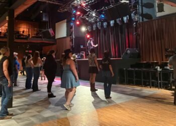 ‘It’s a form of therapy’: Quebec line dancing school sees boom in attendance