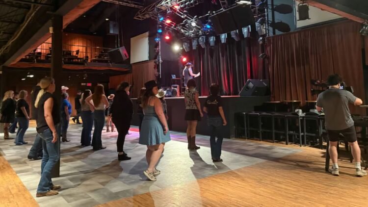 ‘It’s a form of therapy’: Quebec line dancing school sees boom in attendance