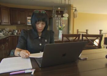 P.E.I. woman who lost nearly $10K in bitcoin scam wants bank to reimburse her money