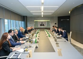 Azerbaijan, Huawei discuss digital and green solutions development (PHOTO)