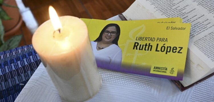Podcast: Salvadoran Political Prisoner Ruth López’s Life Is At Risk | The Lighthouse