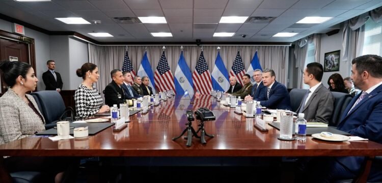 Podcast: NYT and WOLA Indicate US Boat Strikes Received Logistical Support from El Salvador | The Lighthouse