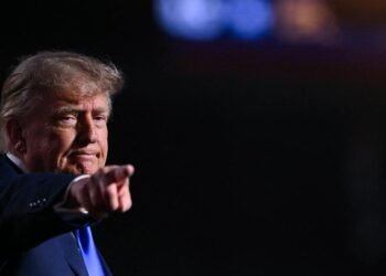 Podcast: Trump Stalls on TPS Decision for El Salvador | The Lighthouse