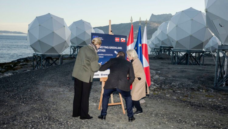 See photos behind the scenes from the EU visit and the Kingdom meeting in Nuuk