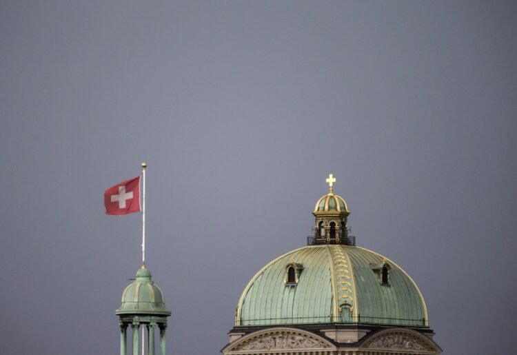 Survey: Swiss voters doubt politicians’ abilities in global crises