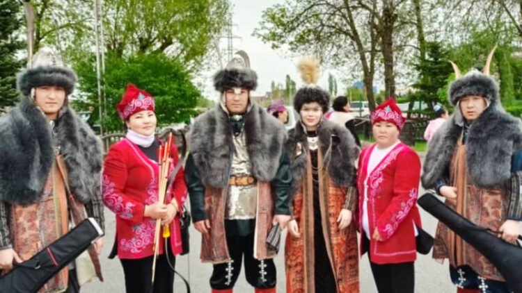 Life in the regions: In Issyk-Kul, a physical education teacher trains children in arm wrestling and hits a dog with an arrow who happens to be in her way