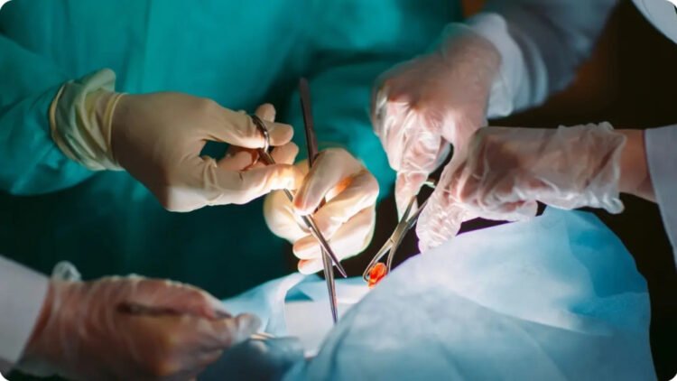 The Ministry of Health launched an investigation after reports of the death of 33 children at the Institute of Heart Surgery