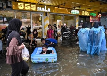 Bangkok hit hardest in Thai floods