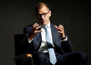 Football: Soccer-Czech billionaire Kretinsky becomes largest shareholder at West Ham
