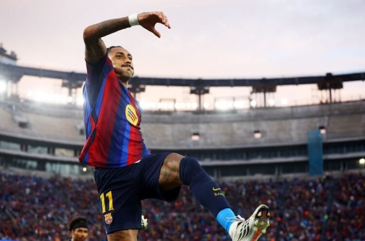 Football: Soccer-PSG score six to launch Champions League defence, Arsenal win late at Napoli