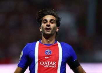Football: Soccer-Ferran Torres scores again as PSG earn first Ligue 1 win of the season