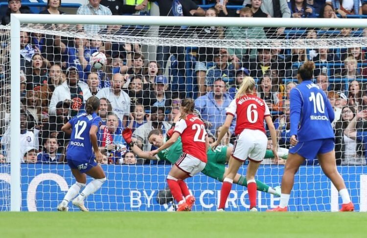 Football: Soccer-Thompson fires Chelsea to 1-0 WSL win over Arsenal