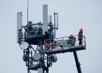 European telcos may get more time to phase out high-risk suppliers under EU proposal