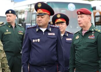 The head of the Ministry of Internal Affairs of Kyrgyzstan introduced the director of the Russian Guard to military unit No. 7702