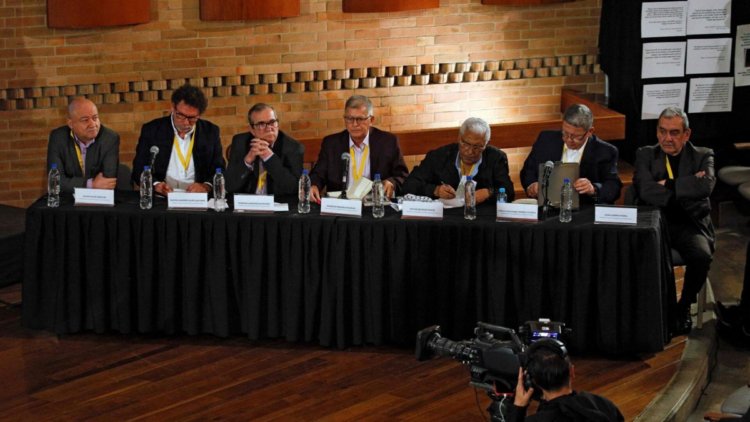 Scoop: JEP summoned Rodrigo Londoño and the last FARC secretariat for sexual violence against recruited women