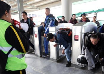 Behaviors in TransMilenio that threaten to reach the Bogotá metro