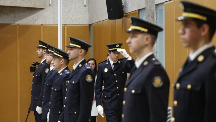 New police sergeant major and nine more officers in the Andorran police force