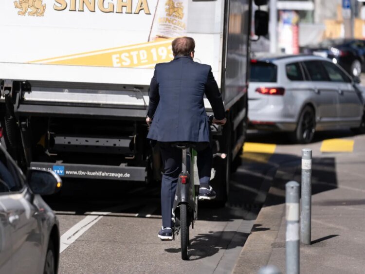 Cycling in Switzerland twice as dangerous as in Netherlands