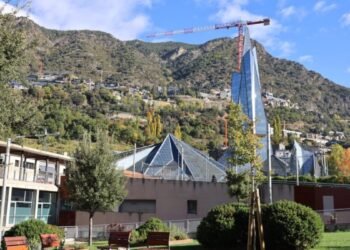 Four offers choose to manage the Prat del Roure bar-restaurant