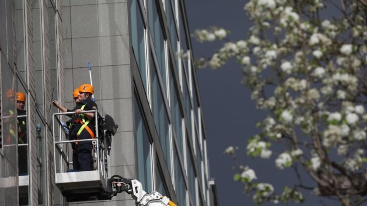 The number of workers grows slightly and reaches 54,220 people