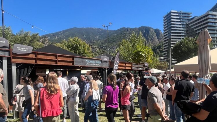 The Andorra Taste convinces visitors with the new space and payment by card, but the prices generate debate